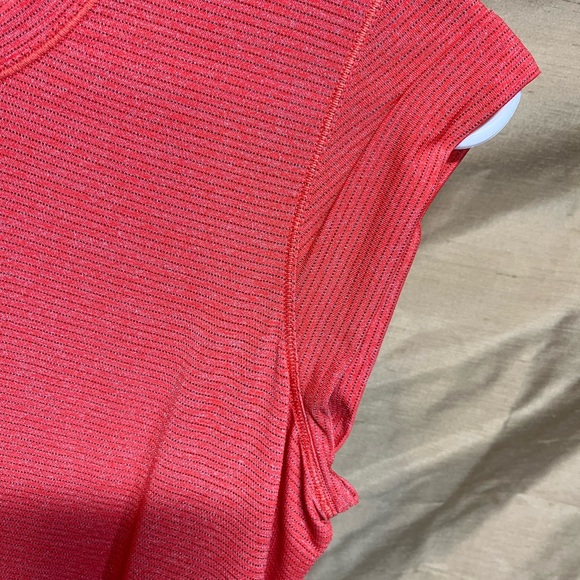 Lululemon size 6. $$$$ Reduced!!! - Picture 2 of 5